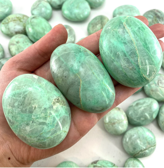 Garnierite Palm Stone